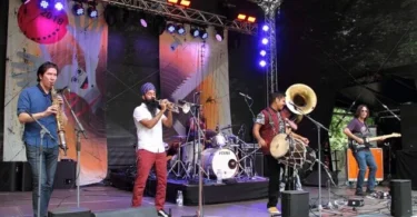 960px Red Baraat 02
